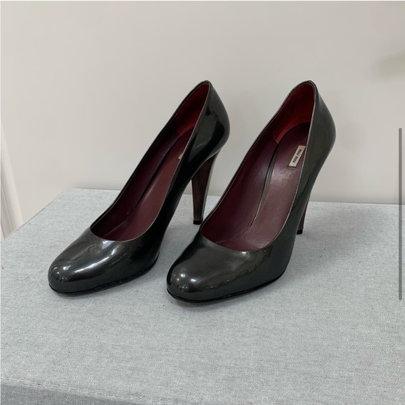 MIU MIU gunmetal grey patent heels - Picture 4 of 7